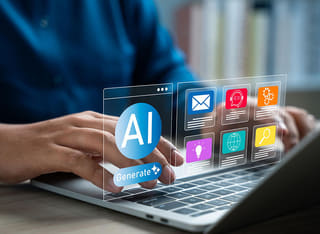 Principiante nel mercato crypto che esplora i fondamenti del trading automatico con IA